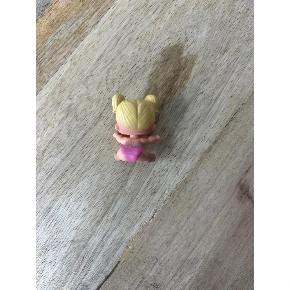 MGA LOL Surprise Lil Sister Figure Winking Blonde Pigtails Pink Diaper 1.5in